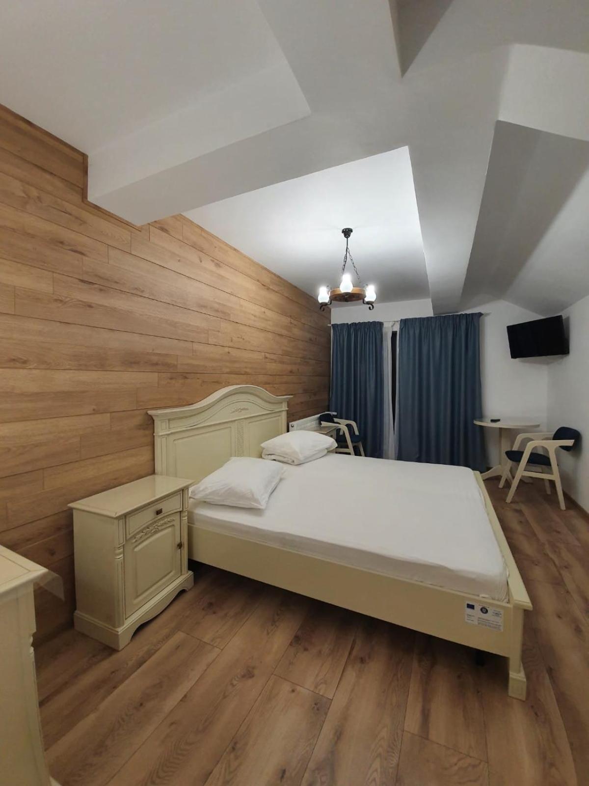 Pensiunea Iasmina Si Pescarul Călimăneşti Extérieur photo