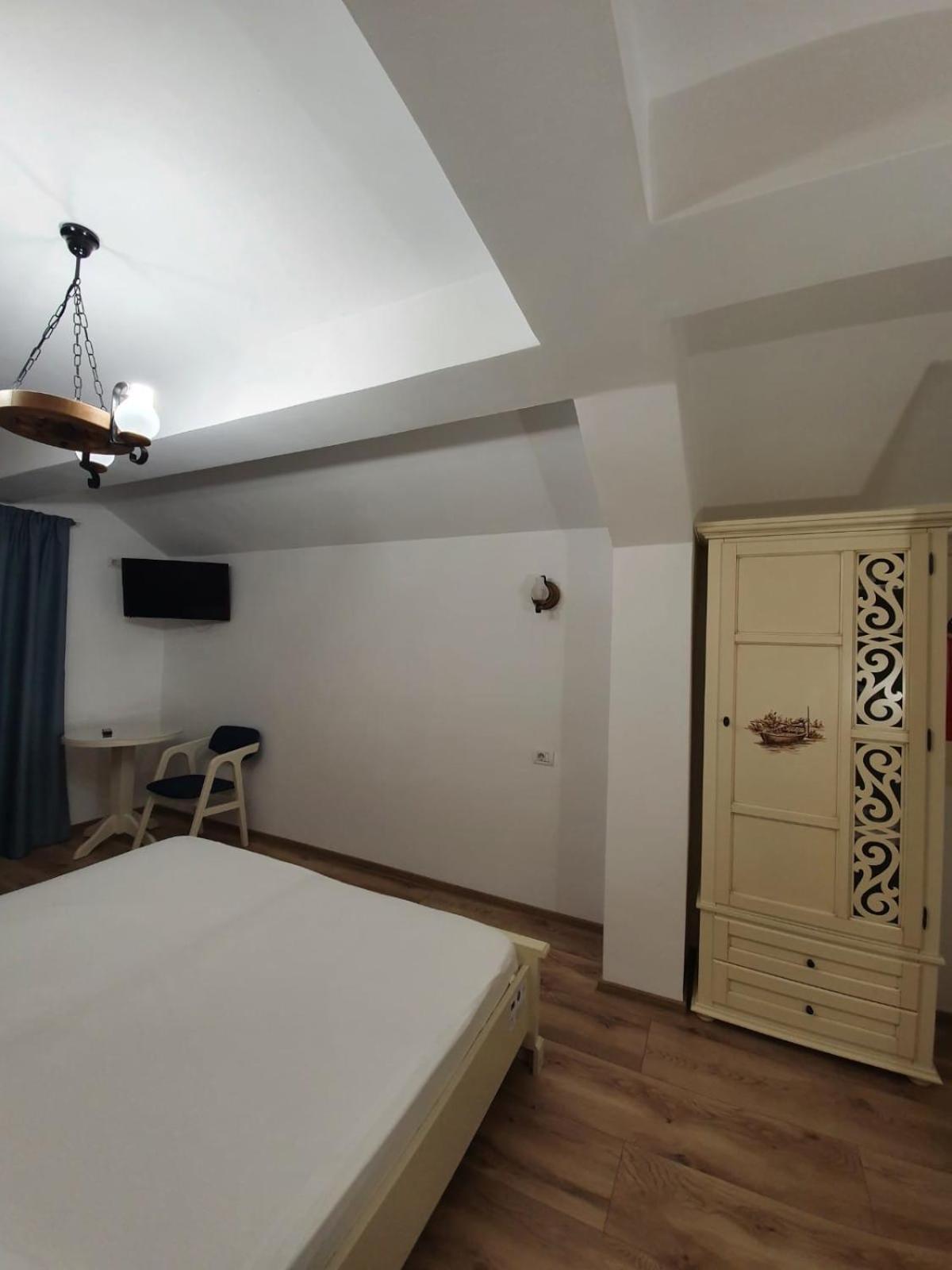 Pensiunea Iasmina Si Pescarul Călimăneşti Extérieur photo