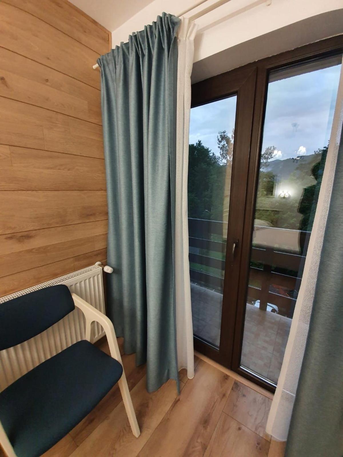 Pensiunea Iasmina Si Pescarul Călimăneşti Extérieur photo